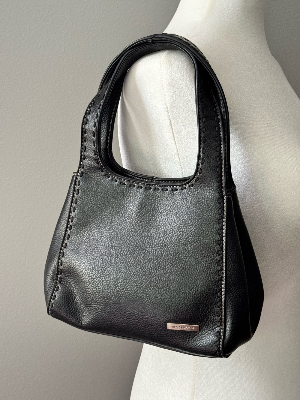 Y2K black mini leather shoulder bag Nine & Co minimalist classic quiet luxury